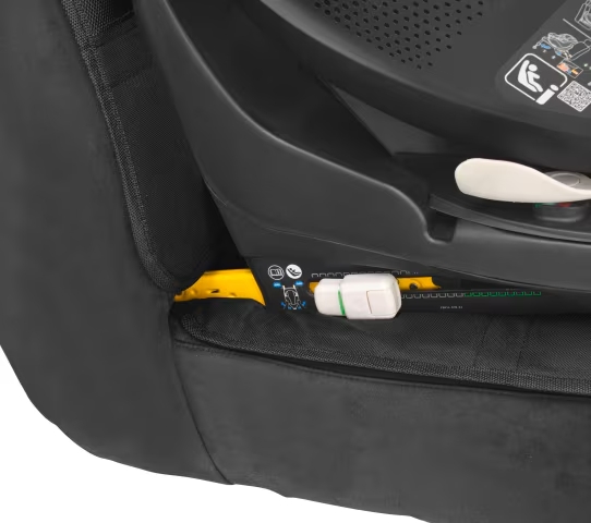 Защитное покрытие на сиденье Maxi-Cosi Back Seat Protector Black — преимущество: Большой размер и совместимость с ISOFIX